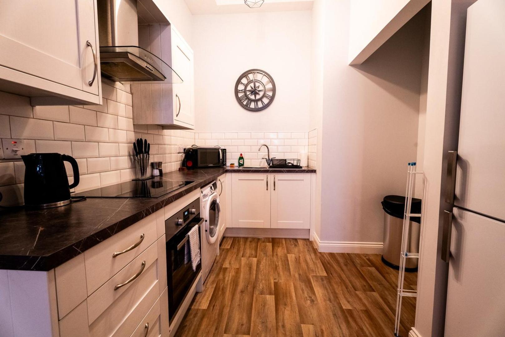 Free Parking | Smart Tv | 4 Guests Apartment Swansea Exterior photo