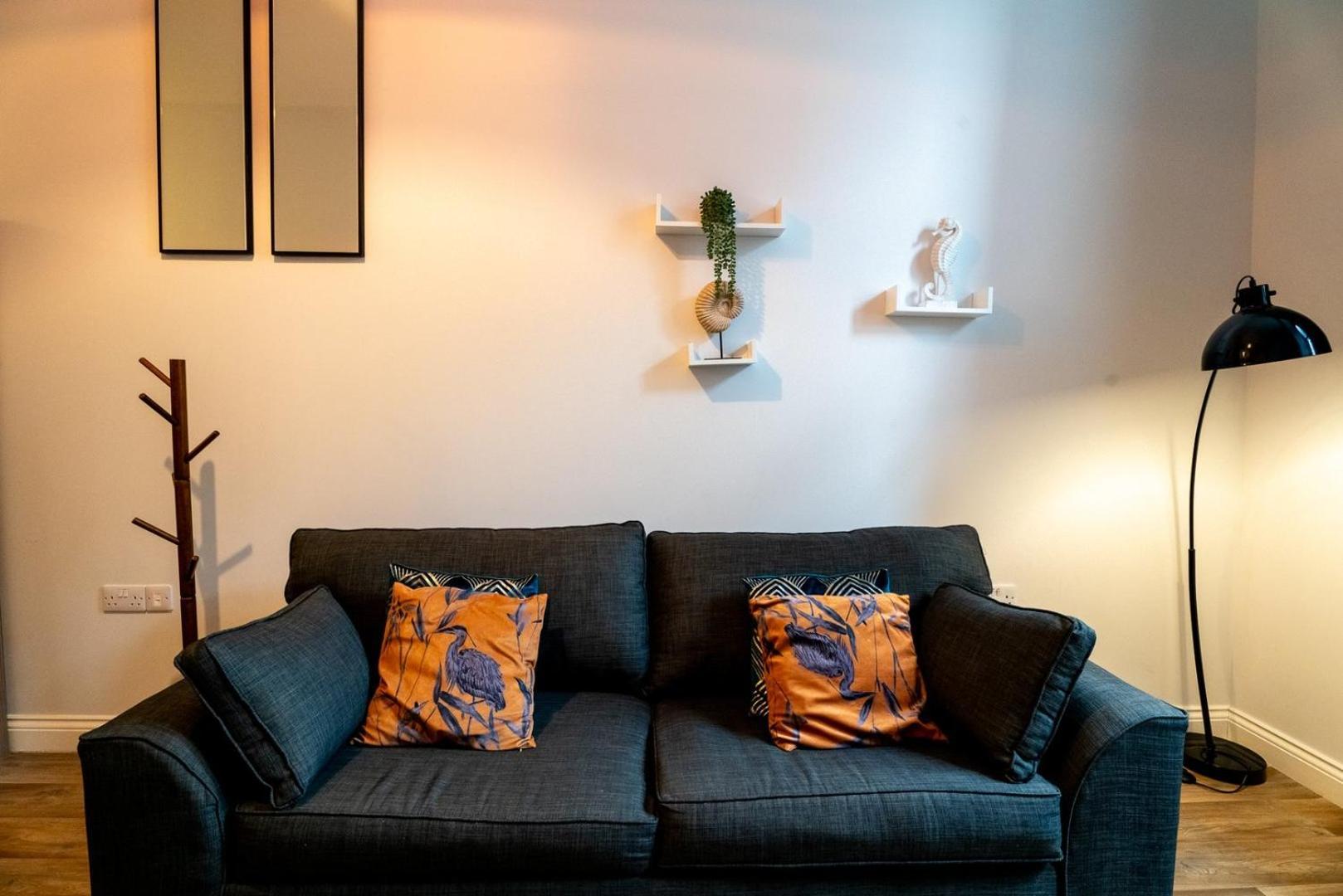 Free Parking | Smart Tv | 4 Guests Apartment Swansea Exterior photo