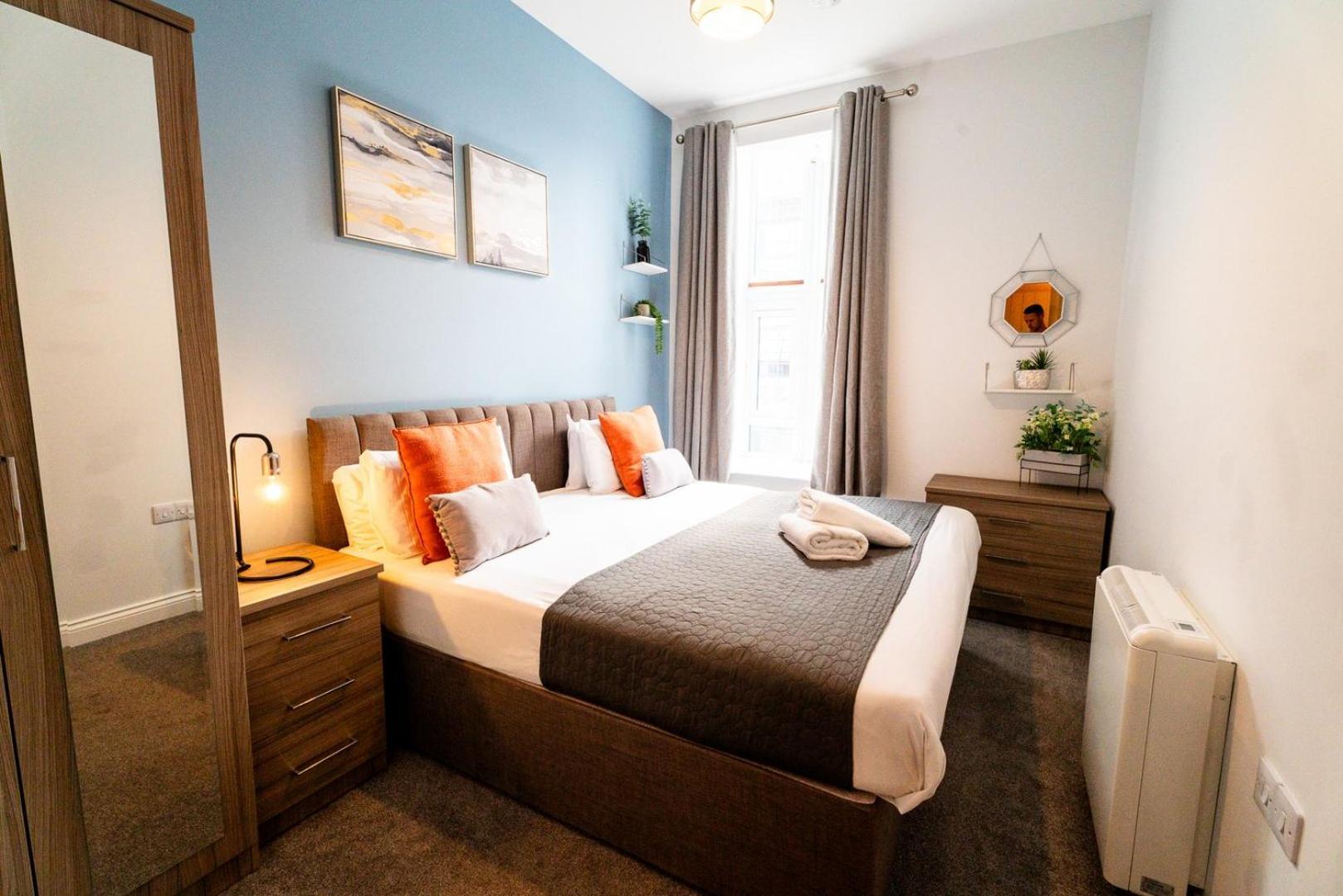 Free Parking | Smart Tv | 4 Guests Apartment Swansea Room photo