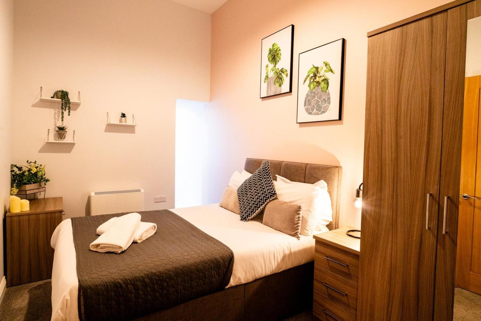 Free Parking | Smart Tv | 4 Guests Apartment Swansea Room photo