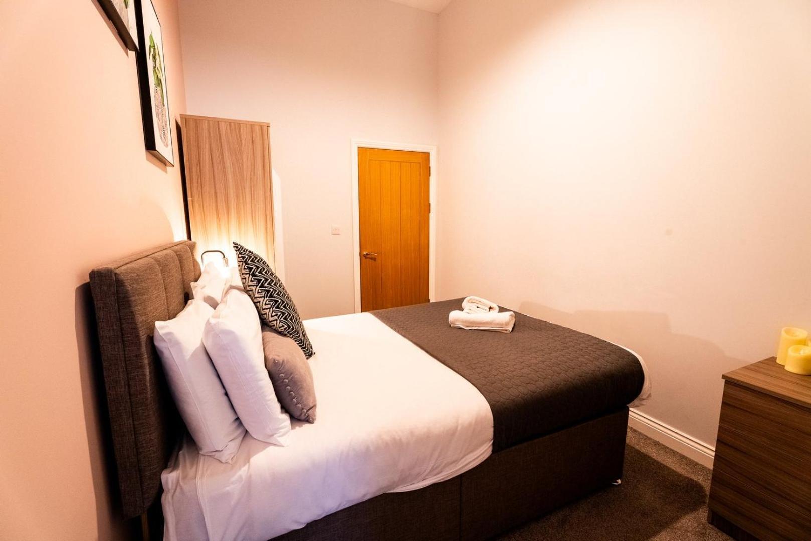 Free Parking | Smart Tv | 4 Guests Apartment Swansea Room photo