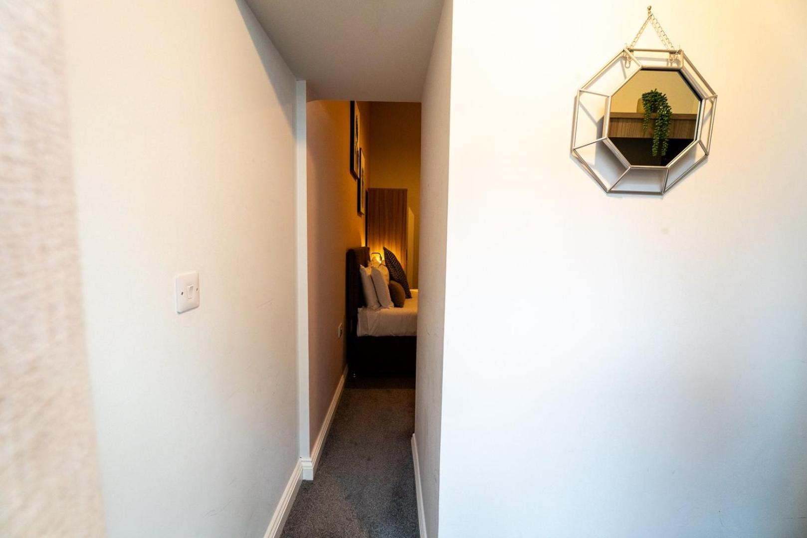 Free Parking | Smart Tv | 4 Guests Apartment Swansea Room photo