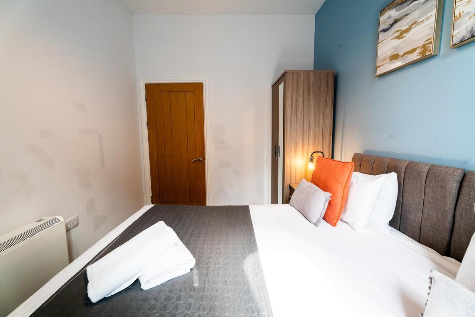 Free Parking | Smart Tv | 4 Guests Apartment Swansea Room photo