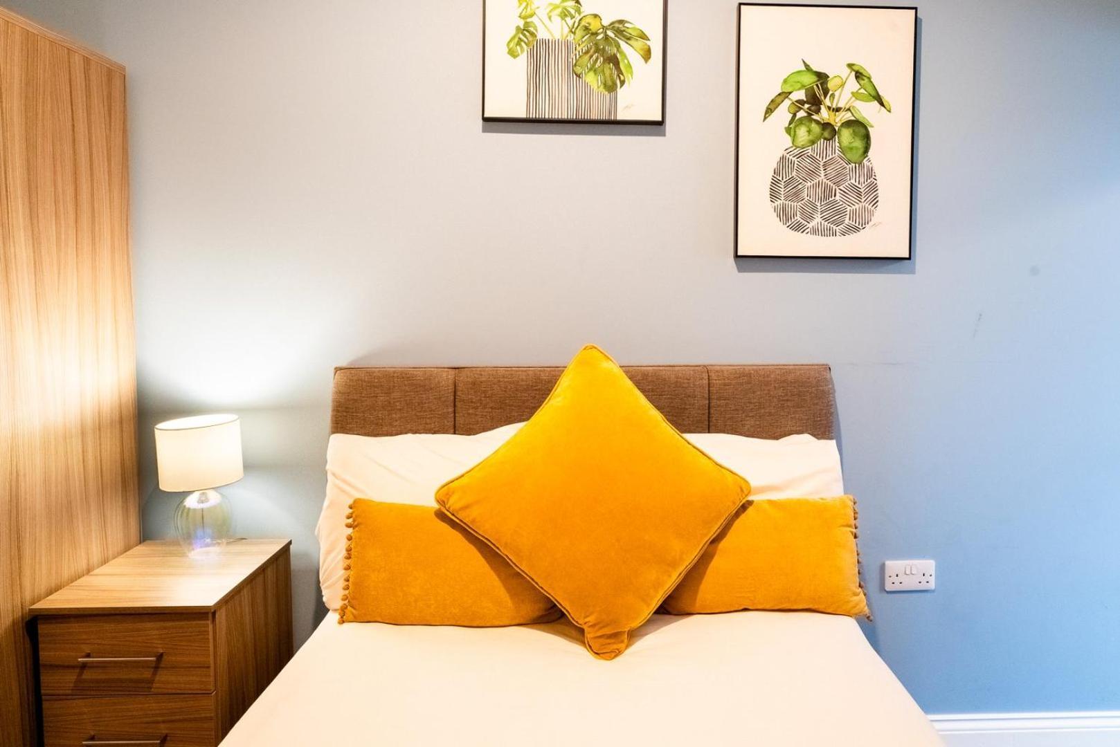 Free Parking | Smart Tv | 4 Guests Apartment Swansea Room photo