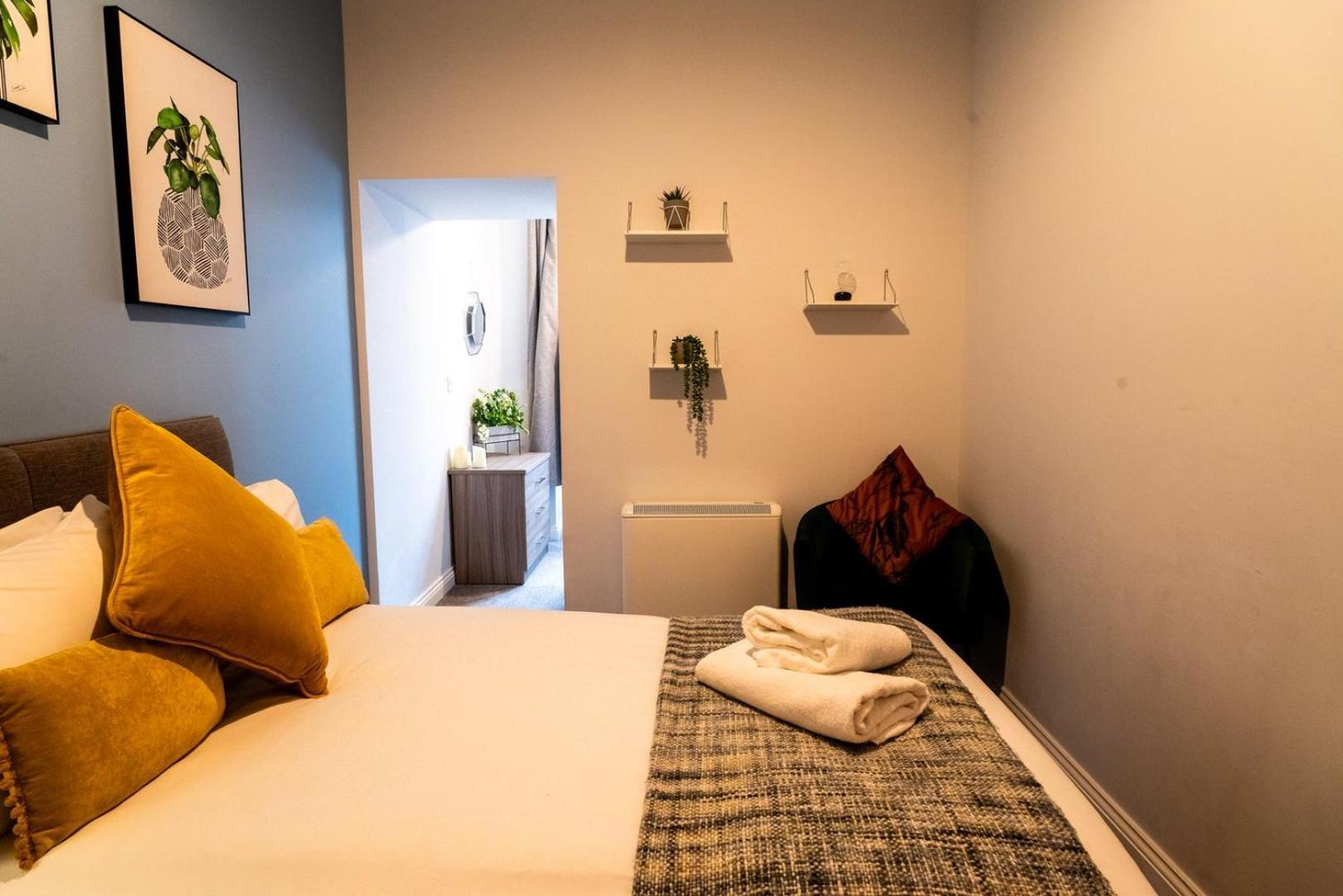 Free Parking | Smart Tv | 4 Guests Apartment Swansea Room photo