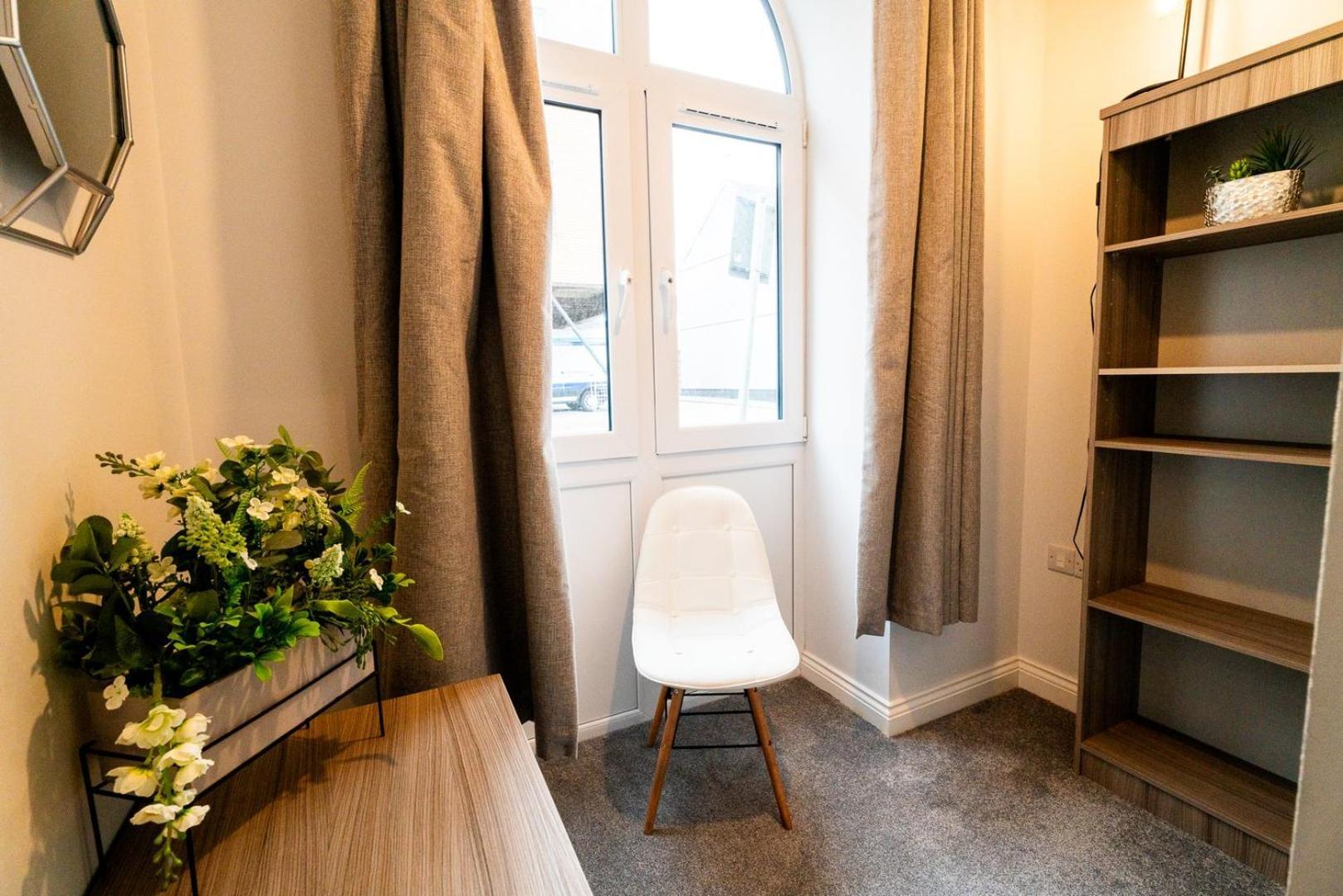 Free Parking | Smart Tv | 4 Guests Apartment Swansea Room photo