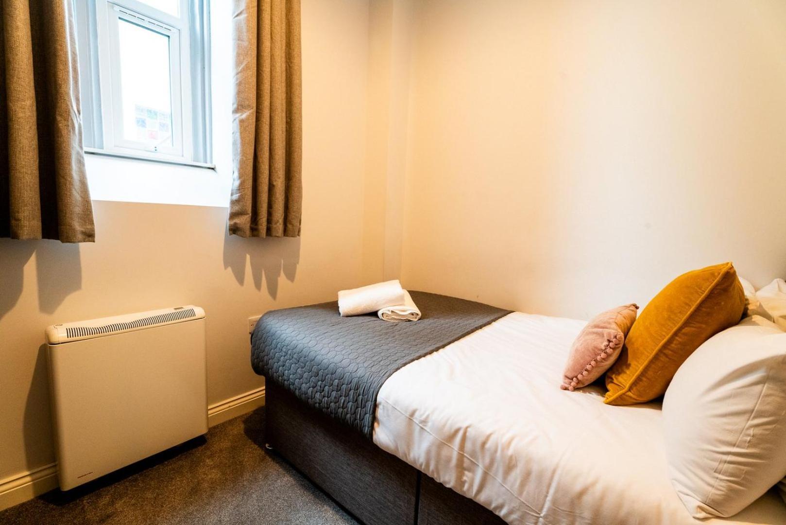 Free Parking | Smart Tv | 4 Guests Apartment Swansea Room photo